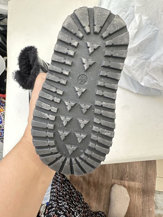 Продам угги для ребенка