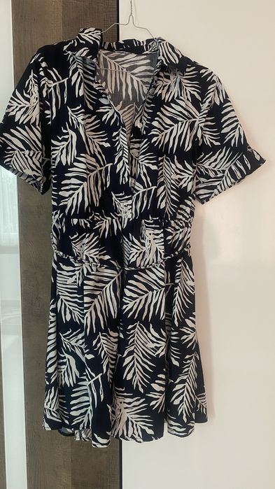 Дамска рокля с яка XL