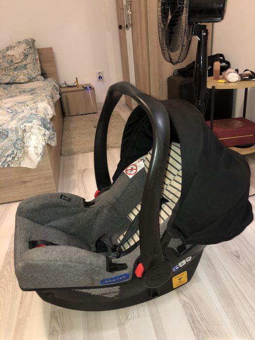 Vand cochilie copii in stare buna !