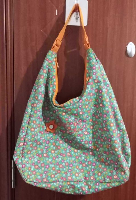 Дамски чанти 2 бр тип торба, 1 бр.ретро чанта.