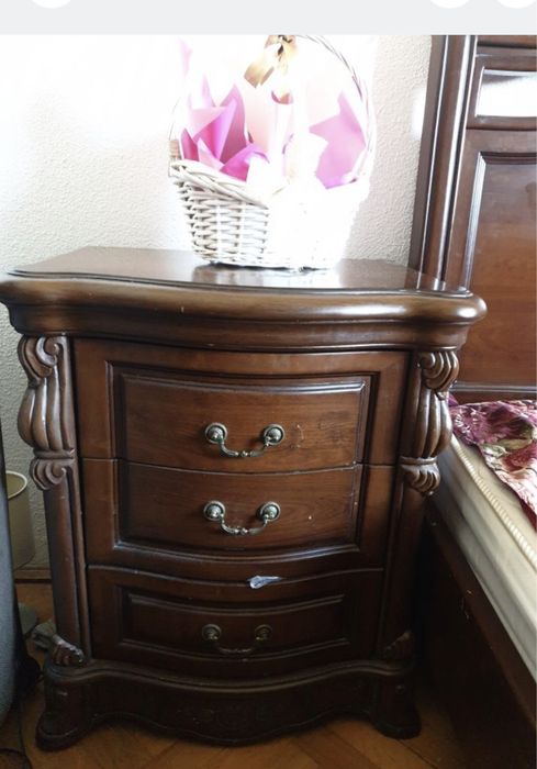 Dormitor din lemn masiv