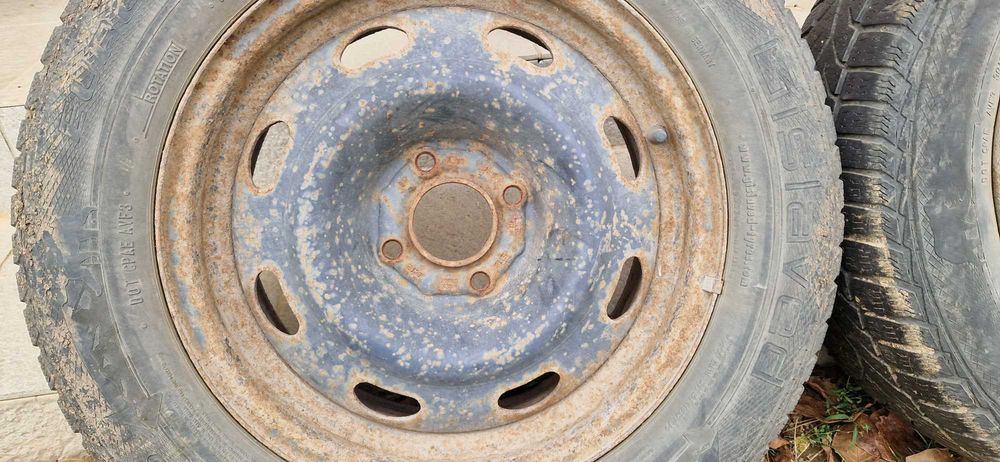 Зимни гуми с джанти Пежо 15"