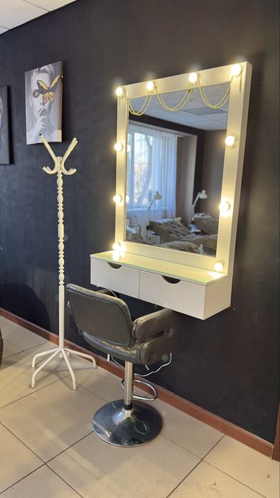 Ищу мастера визажиста либо бровиста