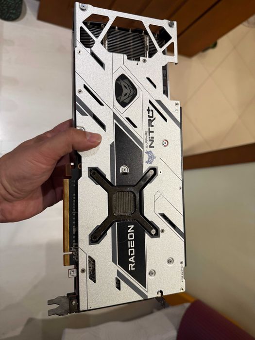 Sapphire NITRO+ AMD Radeon RX 6800 XT 16GB (Фабрично ускорена, Топ охлаждане, Перфектно състояние)