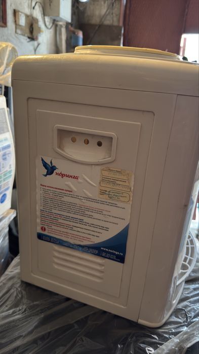 Продам диспенсер для воды