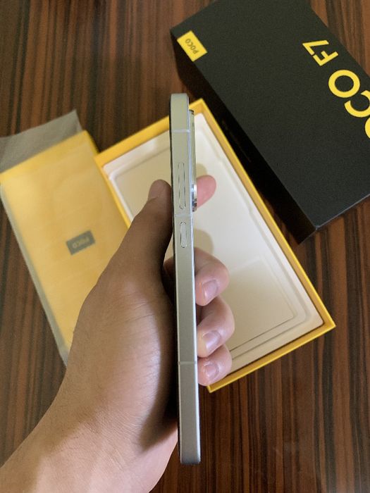 Poco f7 12/256 Срочно!!!