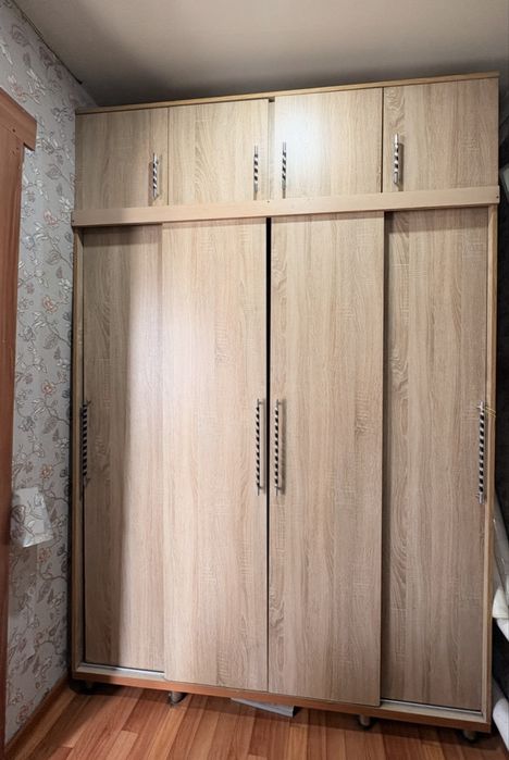 Продам плательный шкаф.