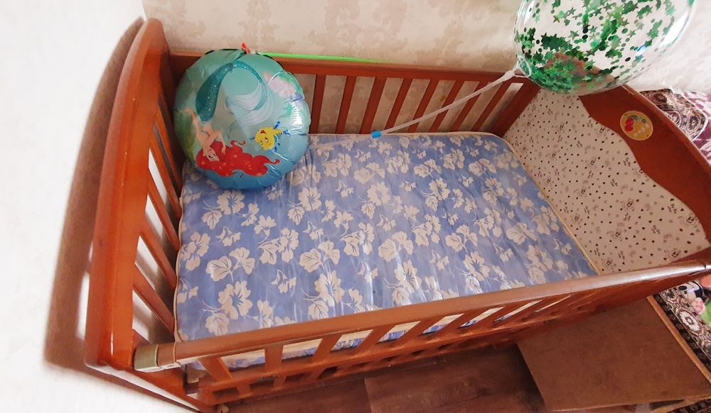 Продаю детскую кроватку