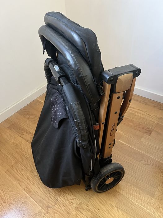 Cărucior sport MoMi ESTELLE negru 2021