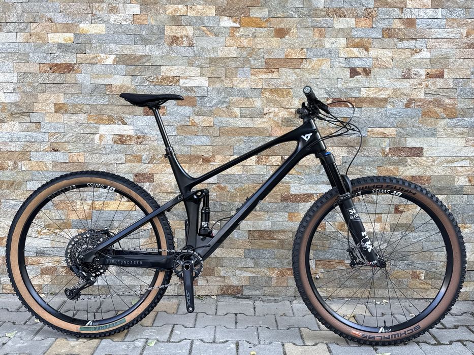YT Industries Izzo CF Core 3 29"