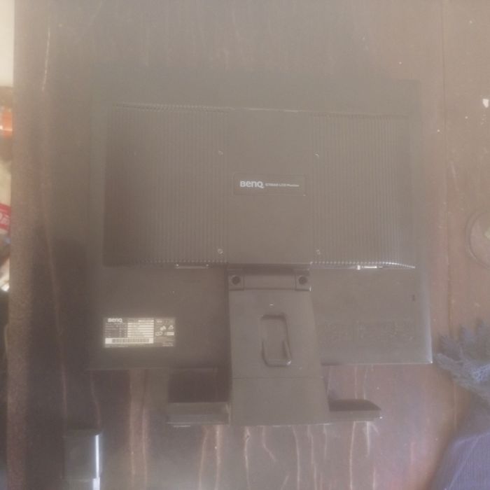 Продаю манитор на пк