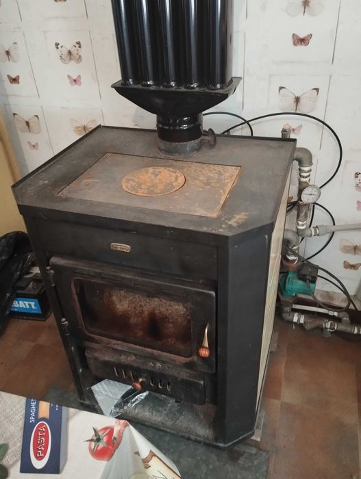 Здравейте, продавам камина с 5 радиатора