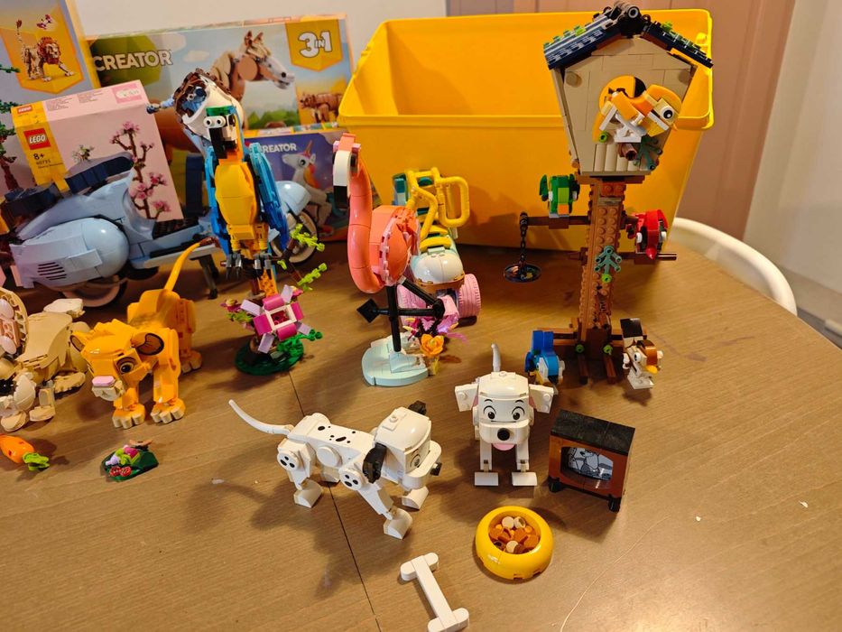 Продавам голям комплект от лего, с книжките, кутиите, LEGO