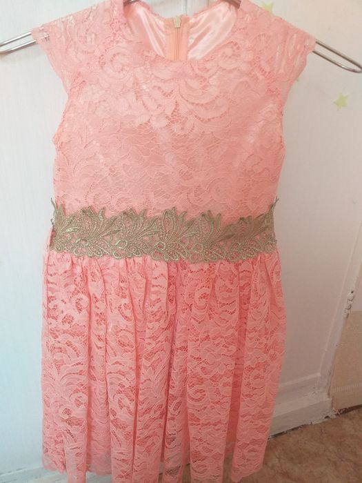 Продам праздничное платье.