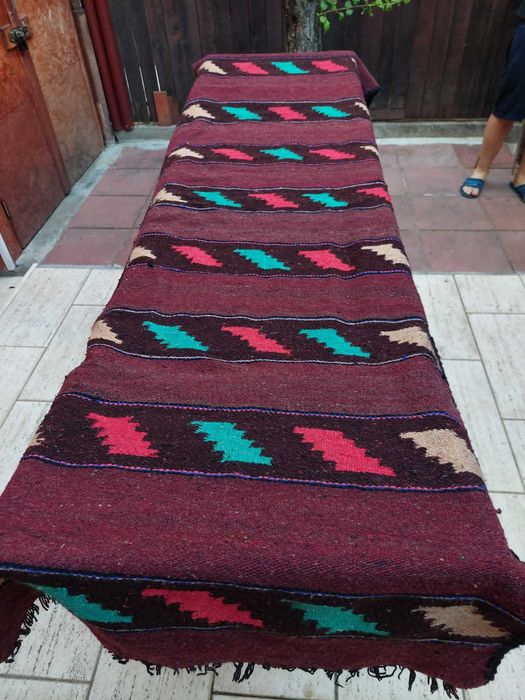 Covoare/peretare/cuverturi tesute manual