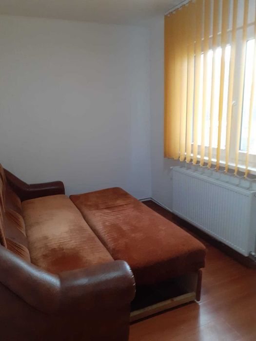 Central, dau in chirie garsoniera mobilata
