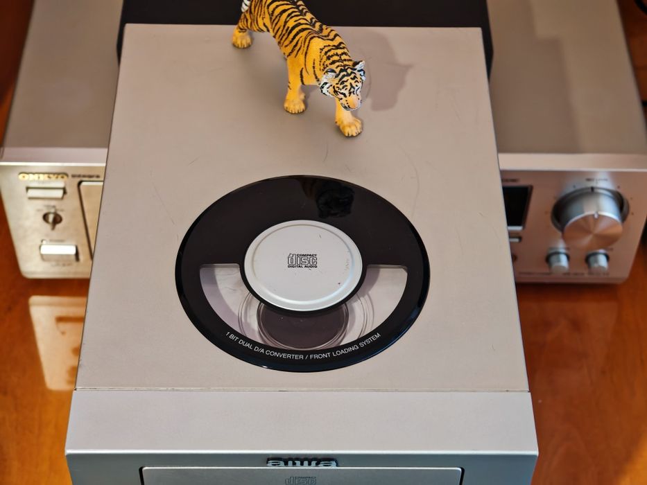 Aiwa XR-M10. Sistem audio top. Se vinde fără boxe. Preț fix !