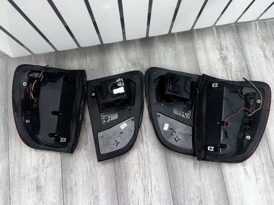 Фары задние LEXUS 470