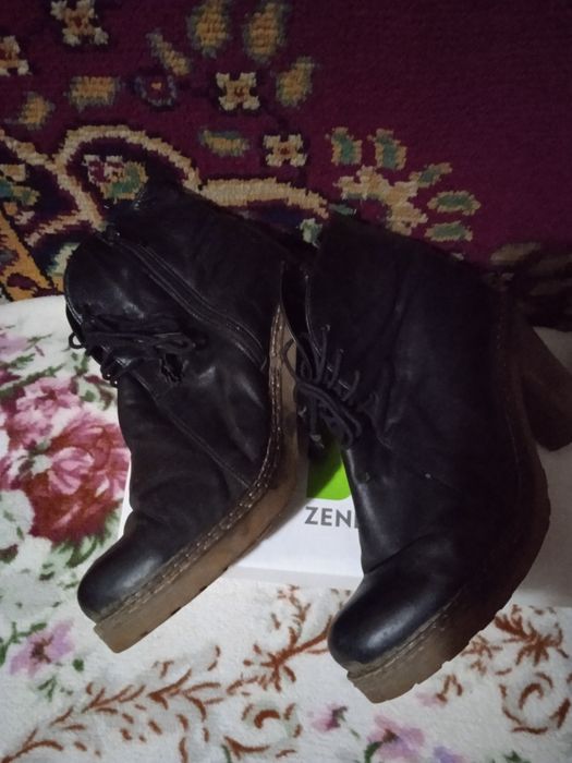 Продам женские зимние сапоги