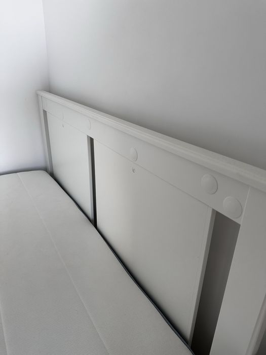 Pat cu saltea ikea