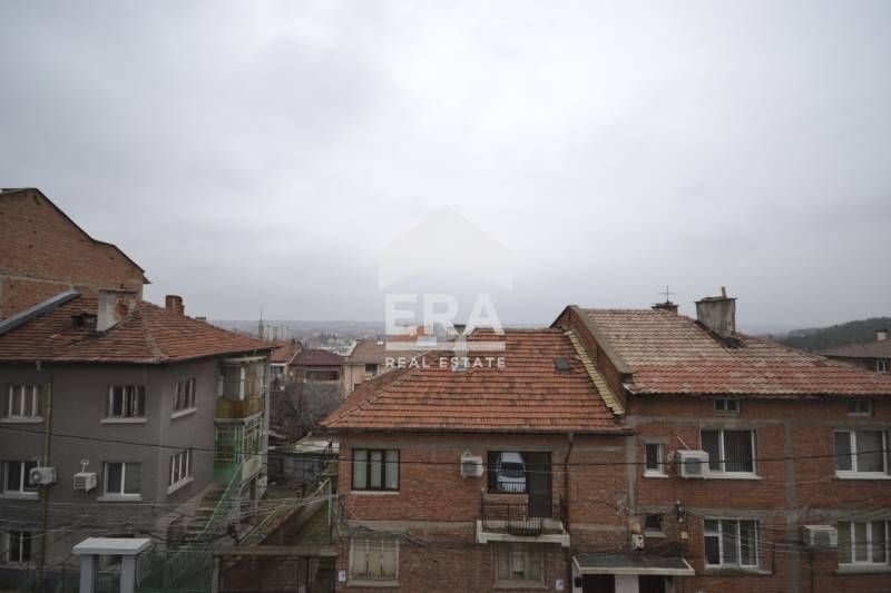 Прекрасен многостаен апартамент с гараж в кв. Македонски