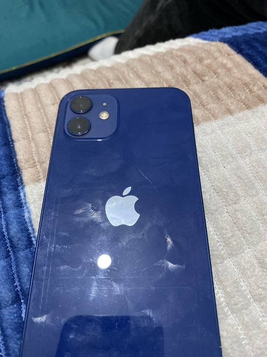 Продам айфон 12