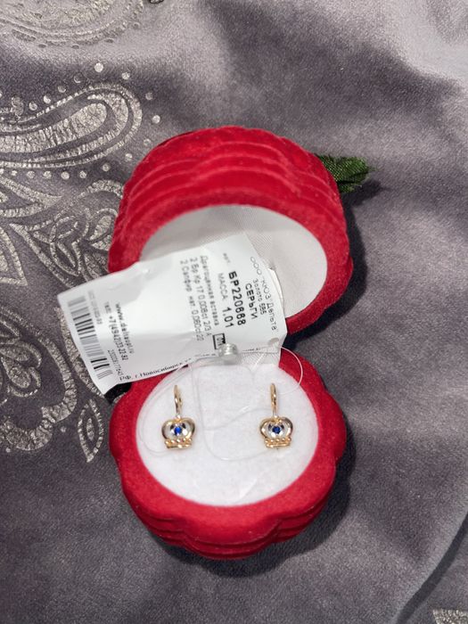 Серьги золотые с бриллиантами