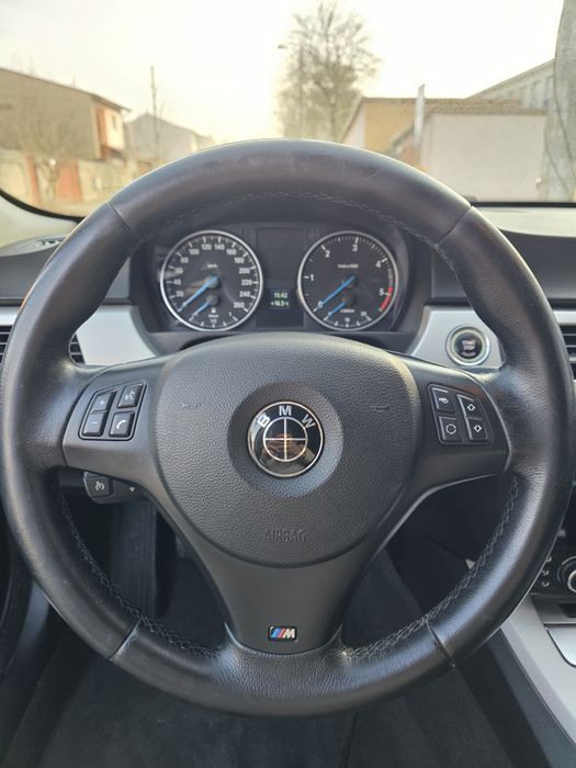 Bmw E90  320 Facelift -xDrive - 177cp /istoric service