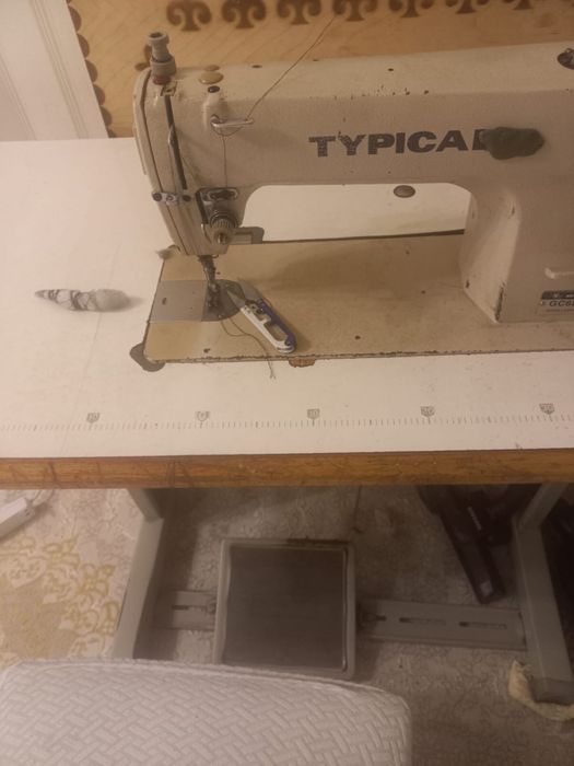 Швейная машинка б/у