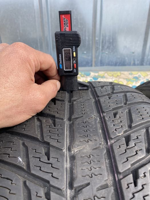 235/55/17 Nokian Зимни