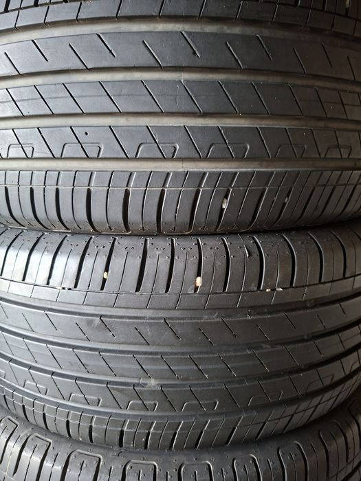 Продам шины 215/55/17  гудиер
