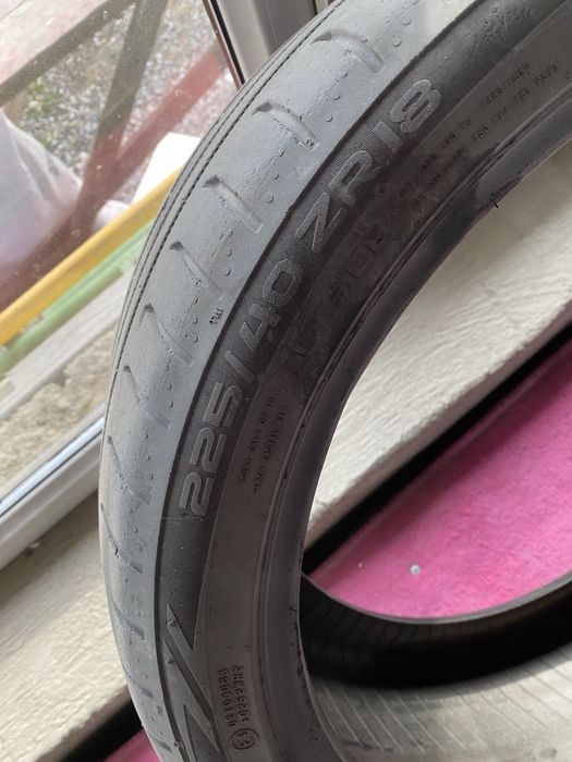 Шина лета 225/40/18