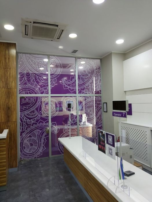 Оформление витрин, интерьеров, широкоформатная печать, дизайн, стиль