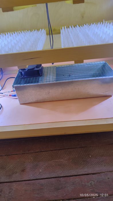 Inkubator sotiladi narxi 5.500 ming 1056 dona tovuq tuxumi sigʻadi