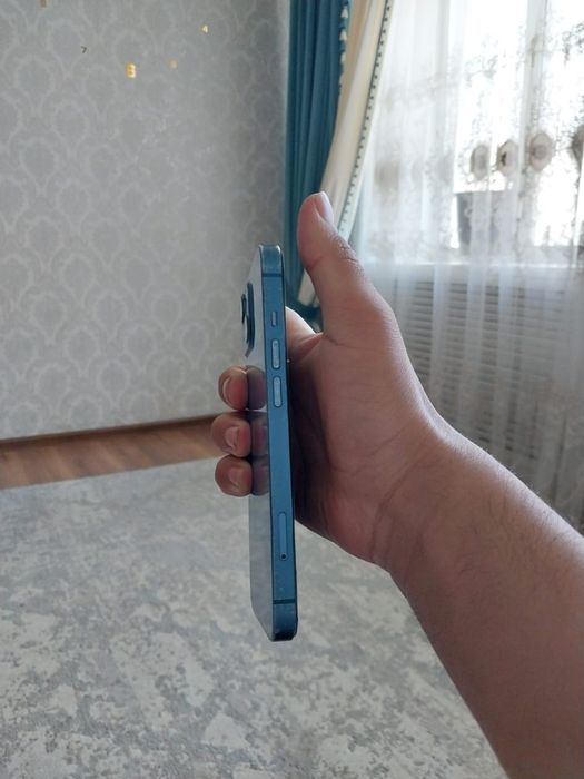 Продается айфон 13