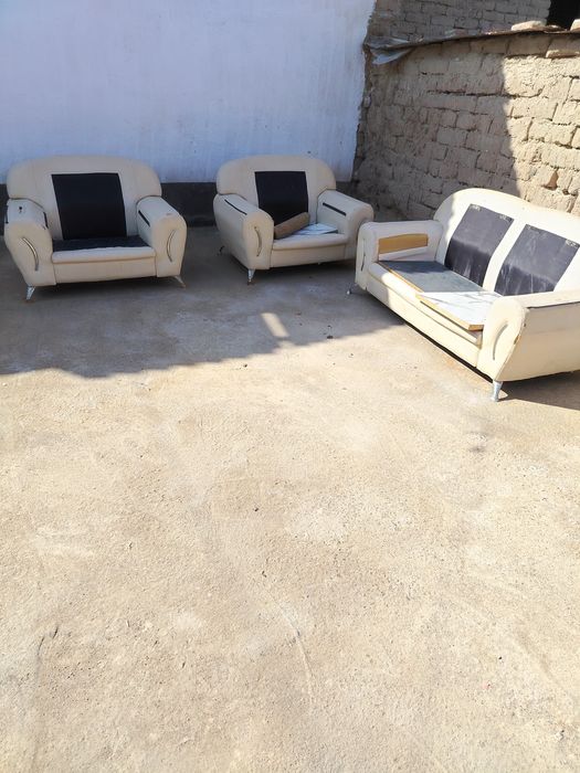 Divan kreslo sotiladi kamplekt faqat remond talab biroz