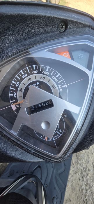 Продавам скутер 125 к всичко платено