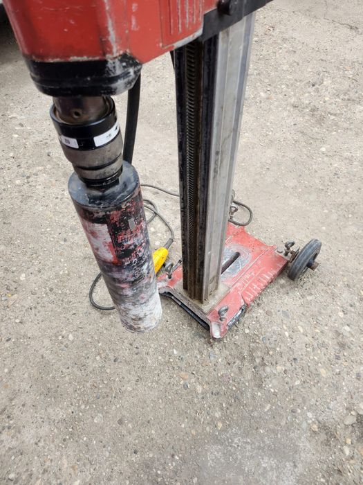 Hilti DD -250 E se vinde