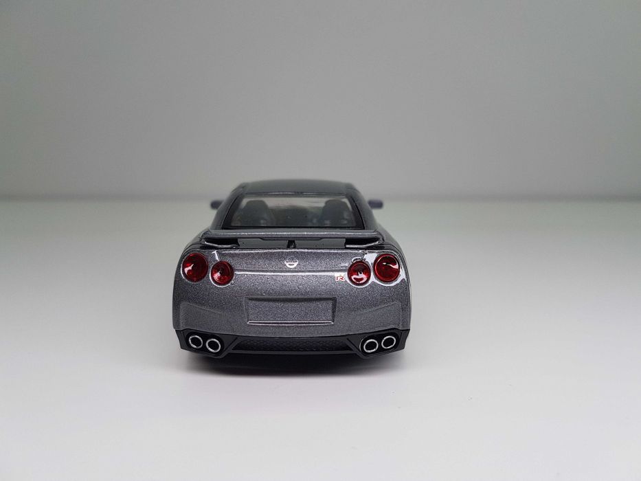 Количка Nissan GTR R35