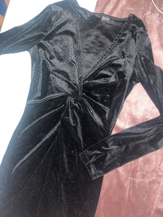 Кадифена Рокля с блестящи частици