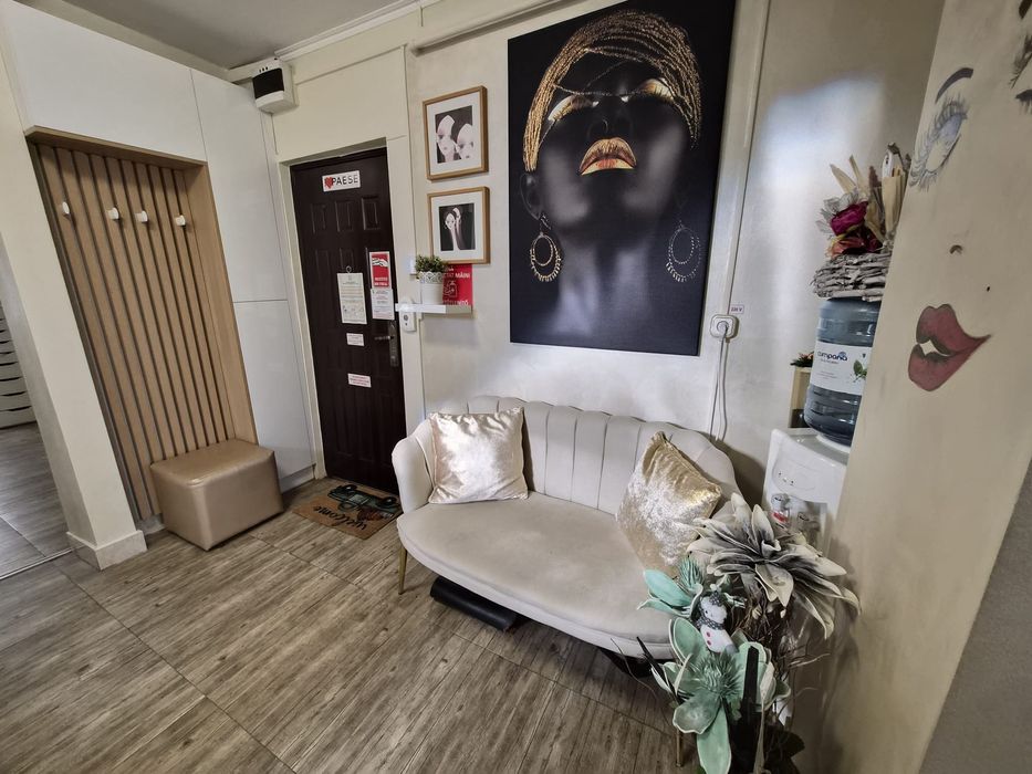 De vânzare apartament (spațiu comercial)