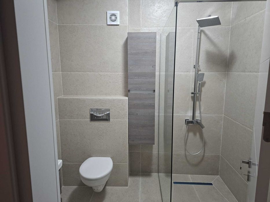 Închiriez apartament 2 camere Rm Vâlcea plus garaj