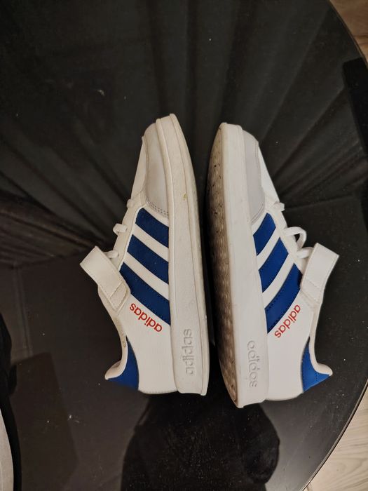 Adidași Adidas originali piele naturală nr 33 impecabili