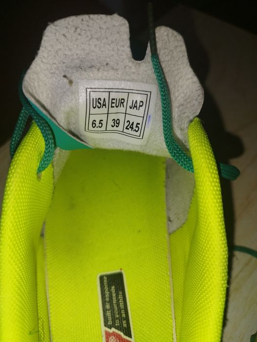 Бутсы NIKE(футзал) 39 размер