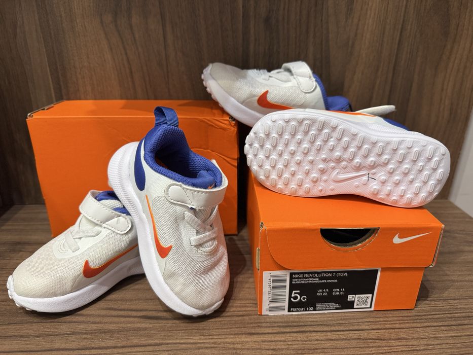 Бебешки обувки Nike Revolution 7 с велкро