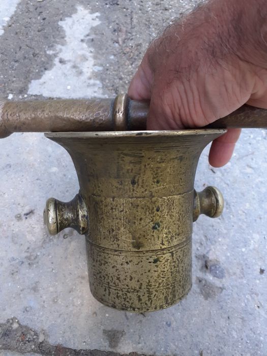 Стар меден съд,кашпа и голям стар хаван3кг.Медни съдове.