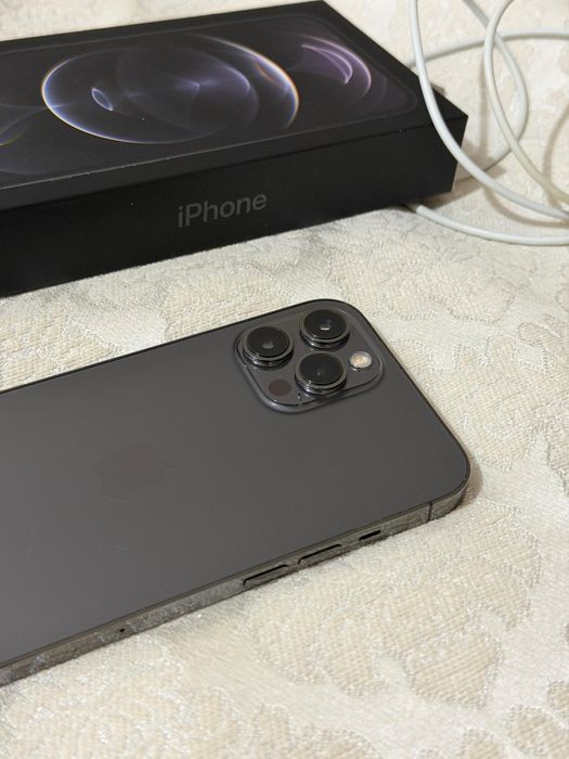 Продам айфон 12 промакс