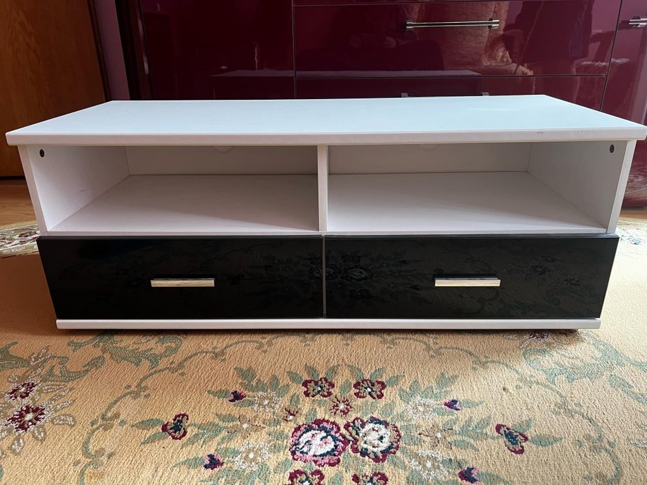 Тв шкаф черно бял гланц