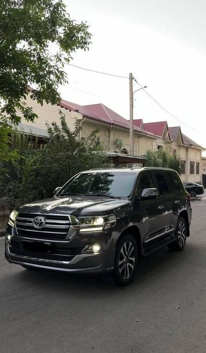 Toyota Land Cruiser 200
