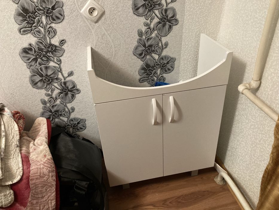 продам тумбочку для ванны